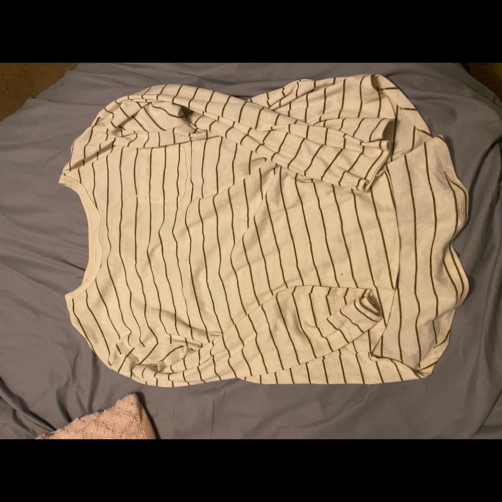 Super cute long sleeve shirt! Only worn a few times
